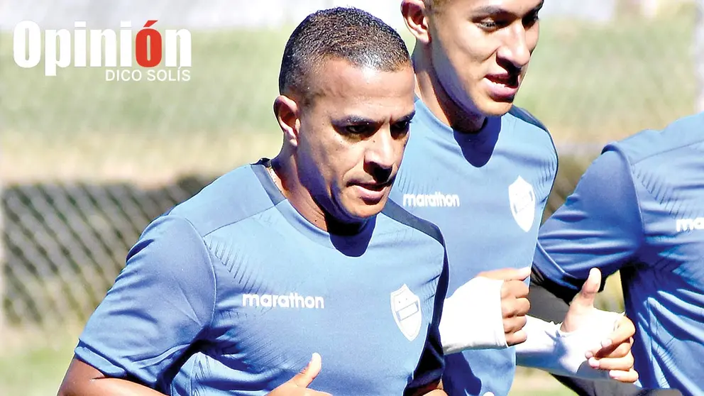 Serginho, durante una pr&aacute;ctica del Equipo del Pueblo./ DICO SOL&Iacute;S