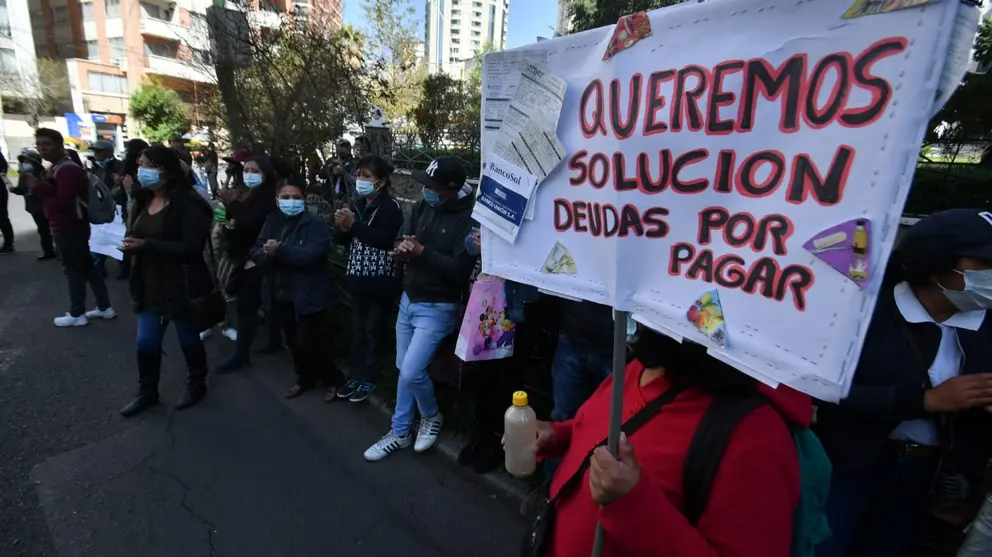 Una protesta de los extrabajadores del Fassil, en La Paz. APG