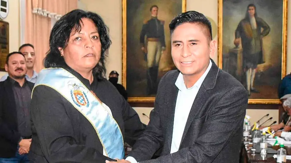 Marcela Vidaurre y Joel Flores concejales de Cochabamba. Dico Sol&iacute;s
