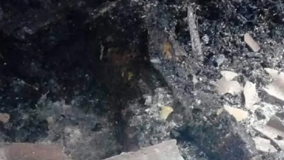 Hombre encontrado carbonizado en un patio en Pail&oacute;n. RRSS.