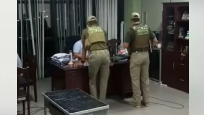Polic&iacute;as, durante la intervenci&oacute;n del juzgado de Manuel Baptista. ERBOL