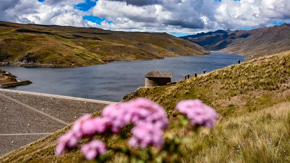 Embalse de Misicuni, que tiene siete kil&oacute;metros de longitud./ ARCHIVO