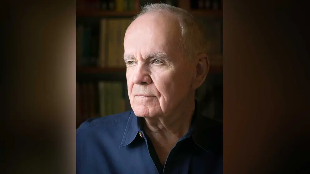Fotografía del 12 de agosto de 2014 cedida por Beowulf Sheehan donde aparece el escritor Cormac McCarthy./ EFE