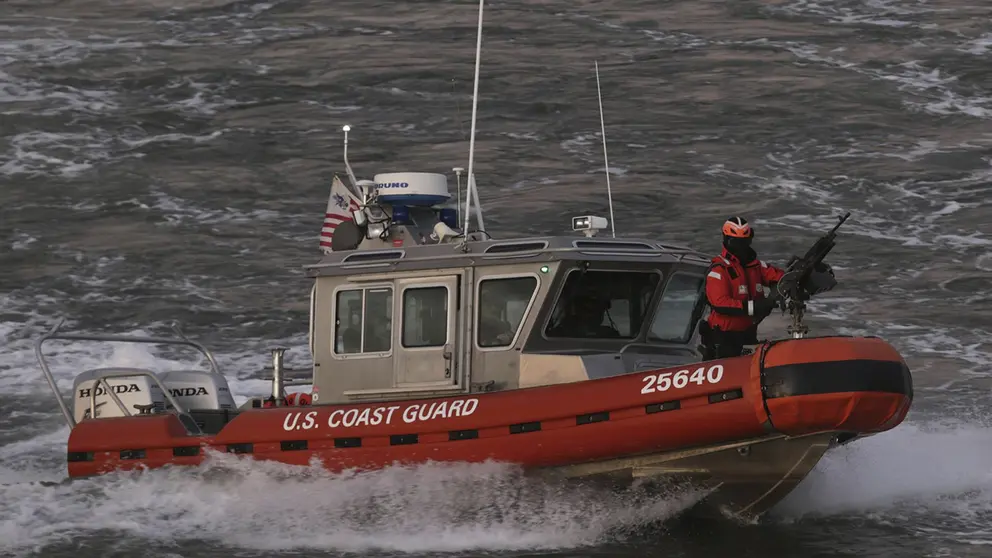Las labores de rescate se centran en un &aacute;rea ubicada aproximadamente a 900 millas (1.450 kil&oacute;metros) del Cabo Cod de Massachusetts, donde se presume que podr&iacute;a encontrarse el submarino./ EFE