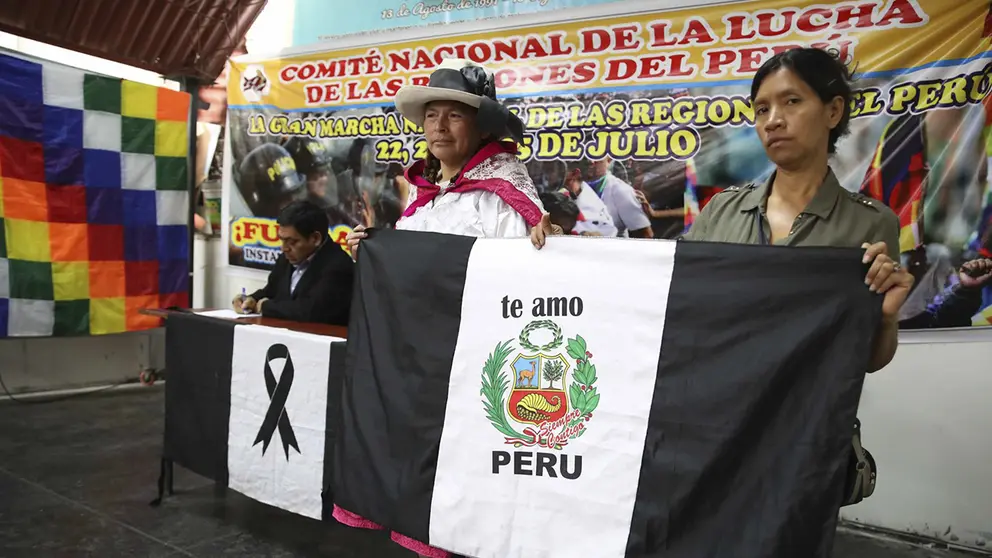Clida Silva (izq.), representante regional, durante una rueda de prensa, hoy en Lima (Per&uacute;)./ EFE