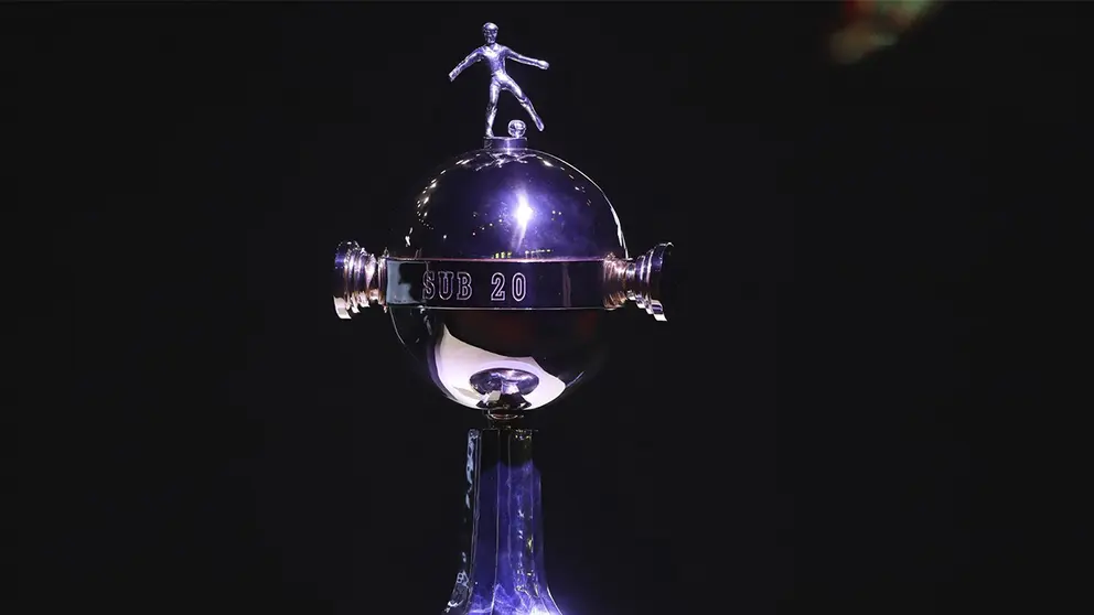 El trofeo de la Copa Libertadores, en una fotograf&iacute;a de archivo./ EFE
