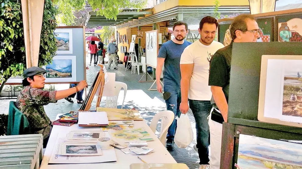 Exposici&oacute;n de obras de arte el Boulevard de la Recoleta./ ARCHIVO