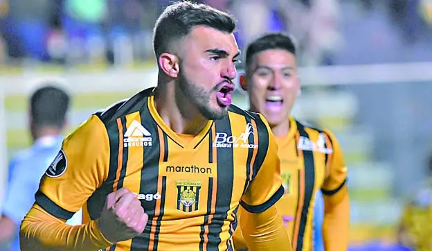 Enrique Triverio celebra una conquista con el Tigre. / APG