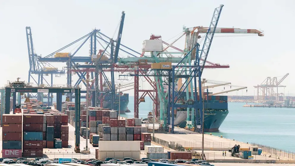 El principal destino de las ventas fue Asia, con 73.650 millones de dólares, de las que China se quedó como 50.700 millones de dólares. Fotografía de archivo. EFE