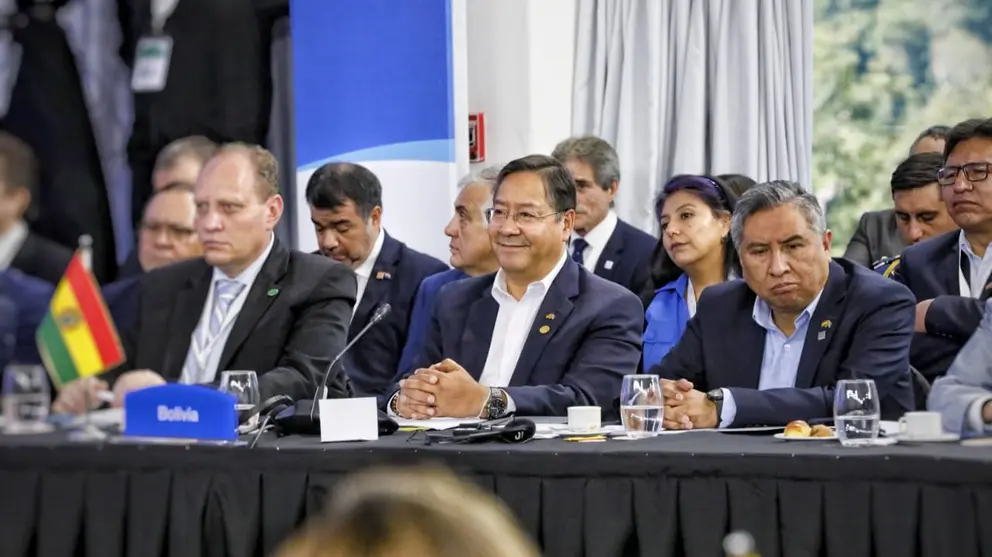 El presidente Luis Arce (i), en la reuni&oacute;n del Mercosur dada en Argentina. PRENSA LUCHO ARCE