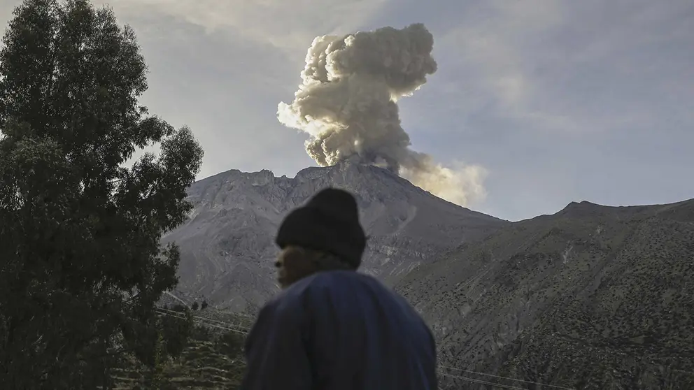 Fotograf&iacute;a de archivo del volc&aacute;n Ubinas, el 5 de julio de 2023, desde el pueblo de Ubinas, en Moquegua (Per&uacute;)./ EFE