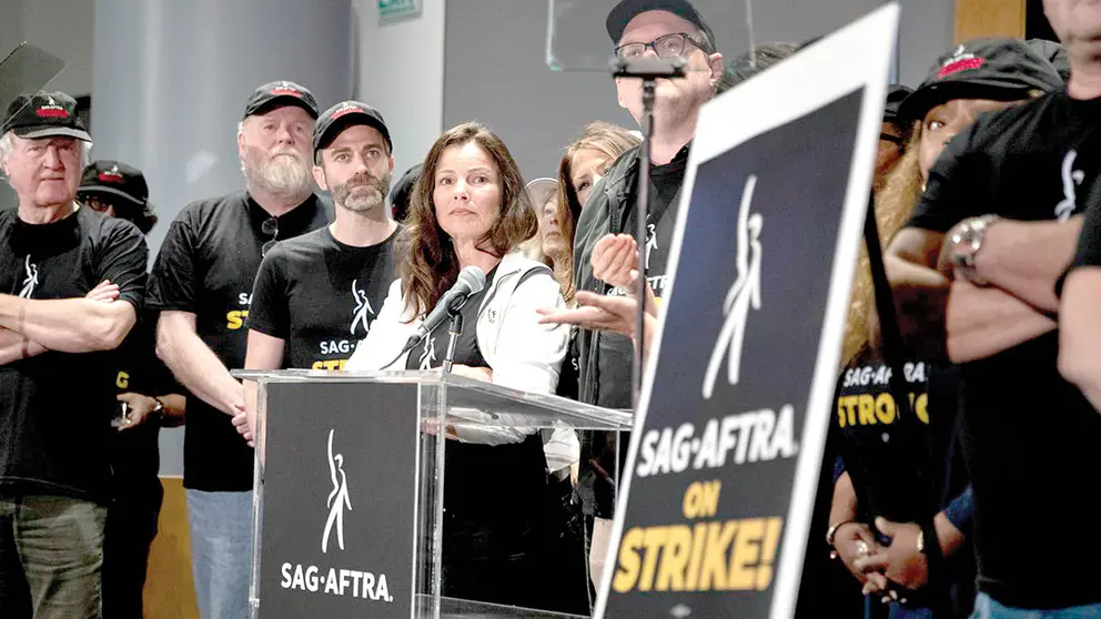 Un grupo de actores sindicales en una conferencia de prensa. / HOLA NEWS