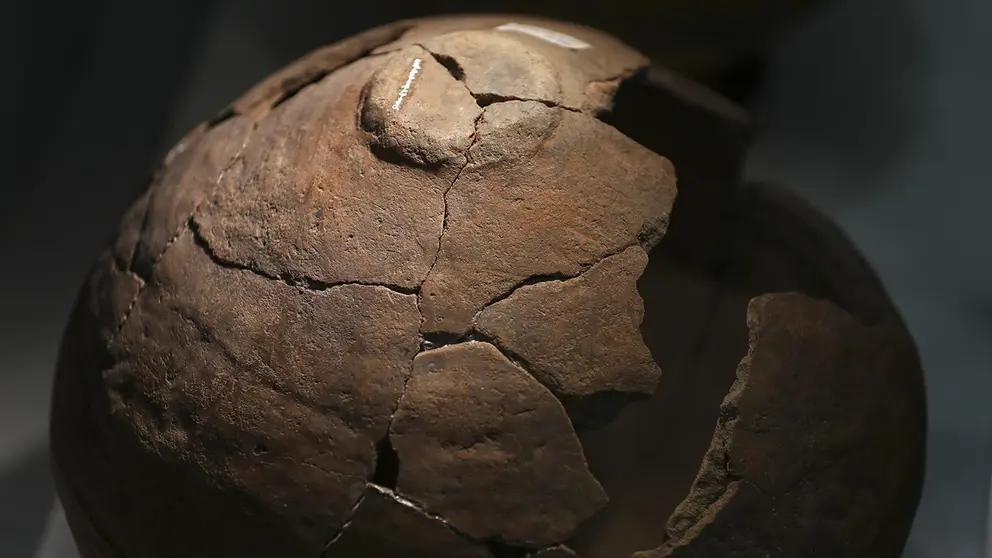 Fotograf&iacute;a que muestra vasijas y piezas talladas en piedra el 13 de julio de 2023 en el Museo Arqueol&oacute;gico de Quito (Ecuador)./ EFE