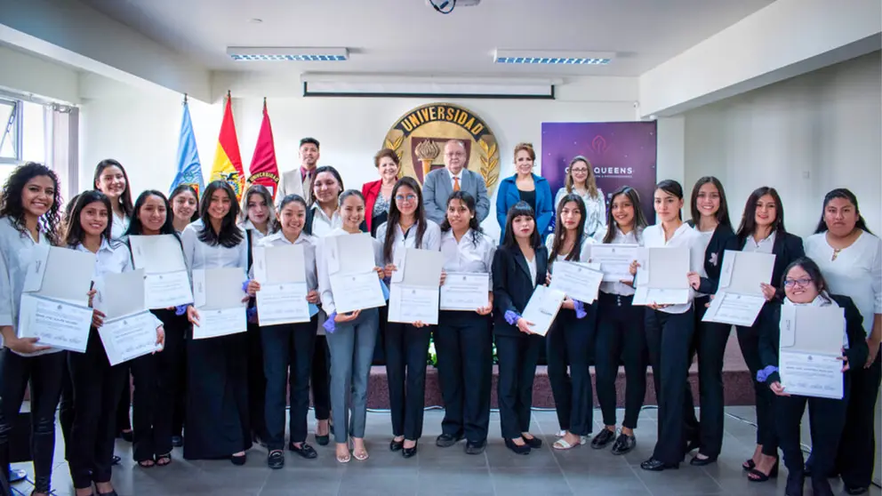 Code Queens, Unifranz pone una red de capacitados en tecnolog&iacute;a para potenciar el emprededurismo de la mujer