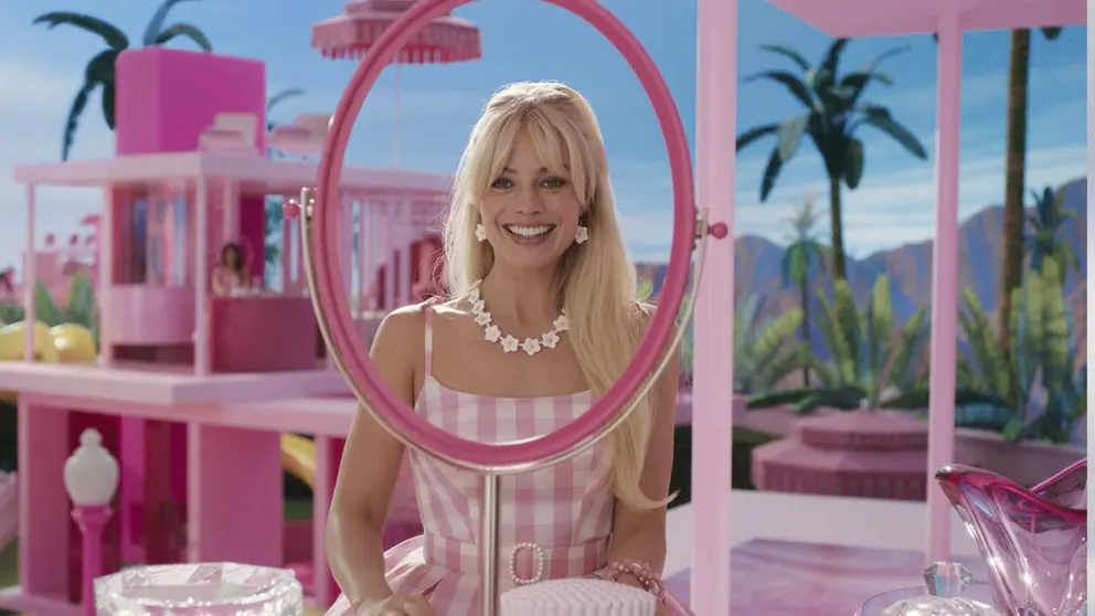 Fotograf&iacute;a cedida por Warner Bros donde aparece la actriz Margot Robbie durante un fragmento de la pel&iacute;cula Barbie./ EFE