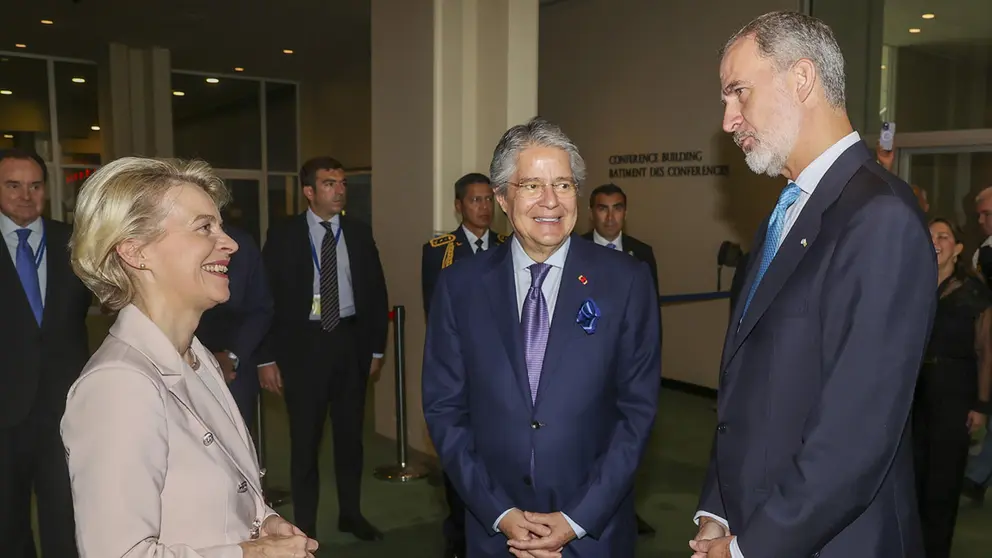 El rey Felipe VI, la presidenta de la Comisi&oacute;n Europea, &Uacute;rsula Von der Layen, y el presidente de Ecuador, Guillermo Lasso, fueron registrados este viernes, 21 de julio./ EFE