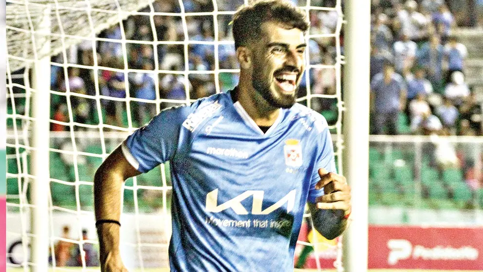 Gastón Rodríguez festeja un gol para el Celeste  cruceño.  / APG