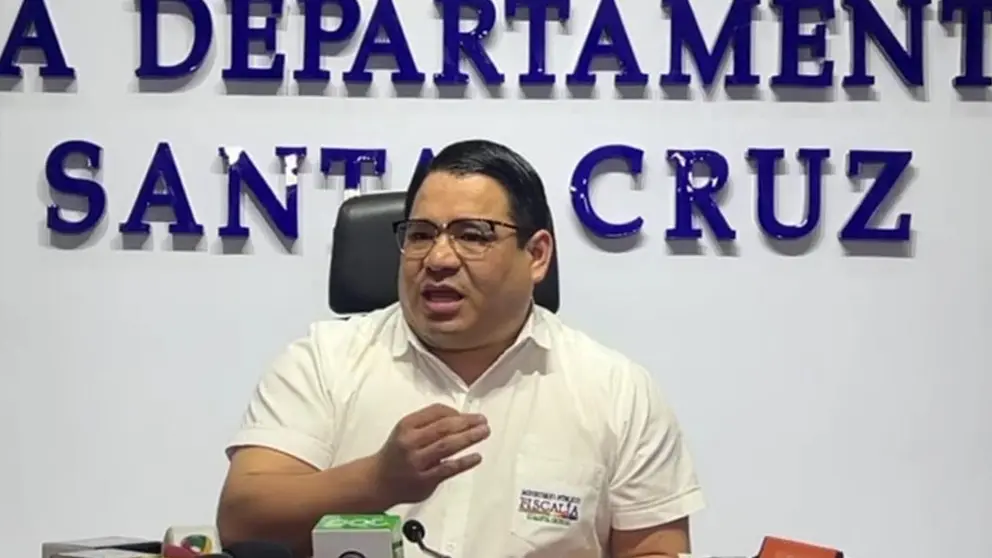 El fiscal departamental de Santa Cruz, Roger Mariaca, brinda conferencia de prensa. CAPTURA VIDEO