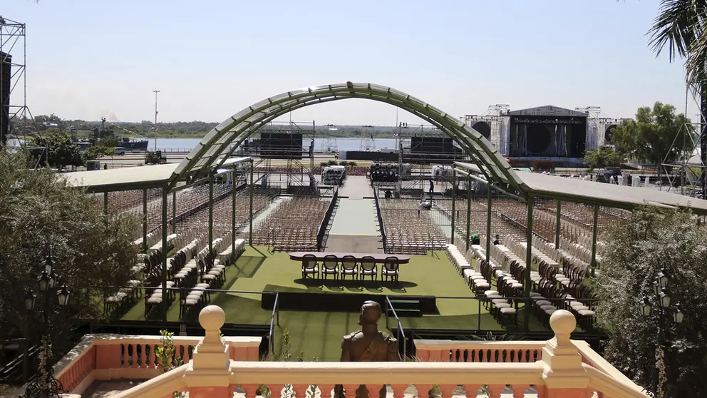 Vista de los preparativos para la ceremonia de investidura presidencial, en el Palacio de L&oacute;pez en Asunci&oacute;n (Paraguay)./ EFE