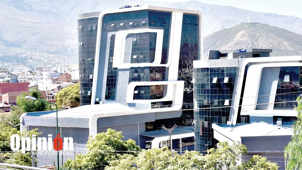 Instalaciones de la Gobernaci&oacute;n de Cochabamba./ NO&Eacute; PORTUGAL