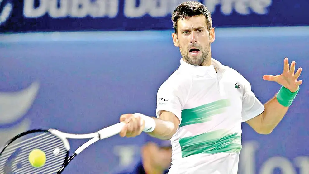 Novak Djokovic, durante una acci&oacute;n de juego./ EL CONFIDENCIAL