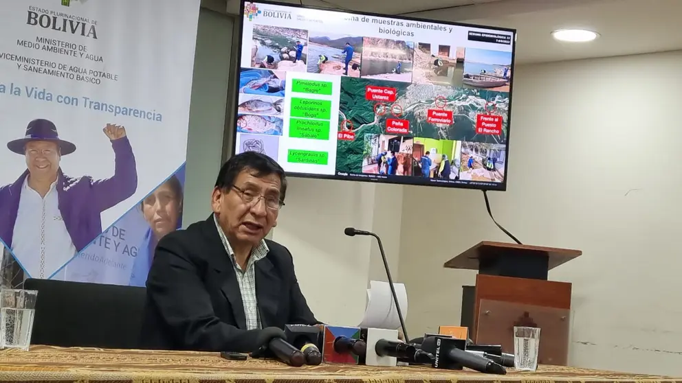 El ministro de Medio Ambiente y Agua, Rub&eacute;n M&eacute;ndez, en declaraciones a los medios. ERBOL