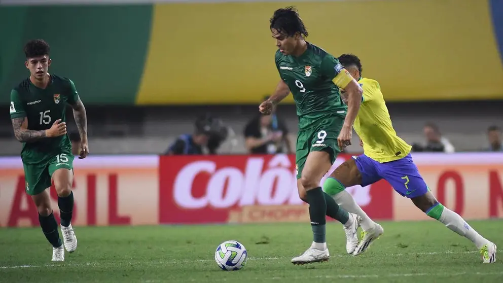 Una acci&oacute;n del partido entre Bolivia y Brasil./ FBF
