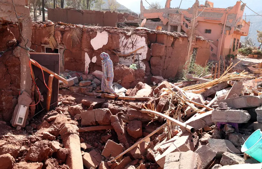 Escombros de casas derruidos en la poblaci&oacute;n de Amizmiz, situada a unos 30 kil&oacute;metros del epicentro del terremoto, en las faldas del Atlas. EFE