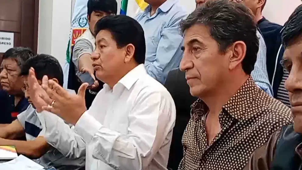 El ministro se reuni&oacute; con el transporte en Cochabamba./ TOMADA DE RADIO PIO XII