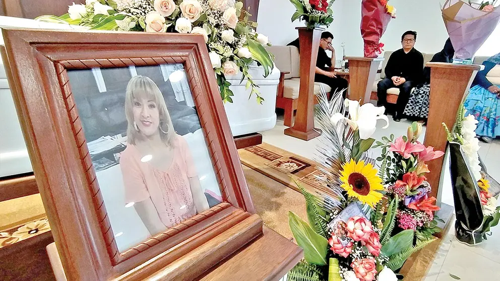 Velorio de Rosa Cabezas, víctima de feminicidio en mayo en Cochabamba./ NOÉ PORTUGAL