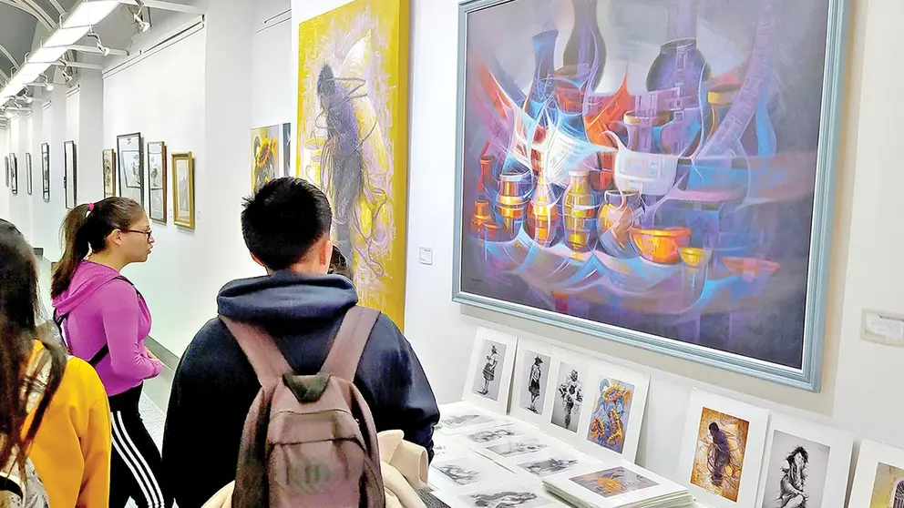 Exposici&oacute;n de obras de Eddy Ortega en el G&iacute;ldaro 
Antezana./ DICO SOL&Iacute;S