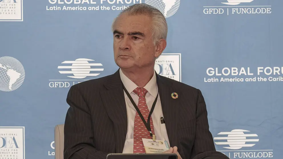 Fotograf&iacute;a cedida por La Fundaci&oacute;n Global Democracia y Desarrollo donde se observa al secretario ejecutivo de la Comisi&oacute;n Econ&oacute;mica para Am&eacute;rica Latina (CEPAL), Jos&eacute; Manuel Salazar Xirinachs./ EFE