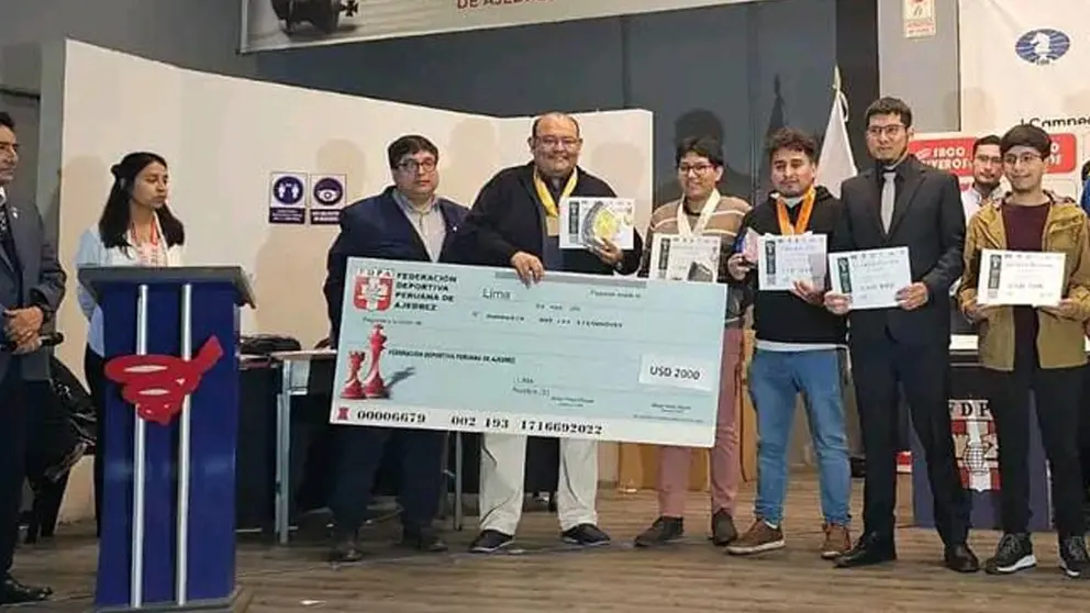 El boliviano Osvaldo Zambrana se consagra como campe&oacute;n sudamericano de ajedrez ./ URGENTE.BO
