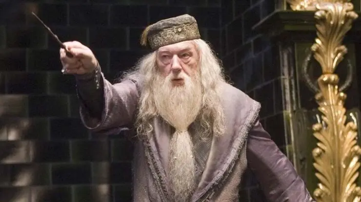 El actor Michael Gambon, en la piel del mago Dumbledor. CHV NOTICIAS