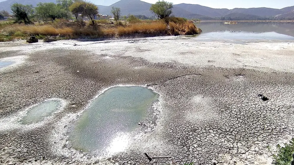 Los efectos de la sequía en una laguna del Valle Alto de Cochabamba./  DICO SOLÍS
