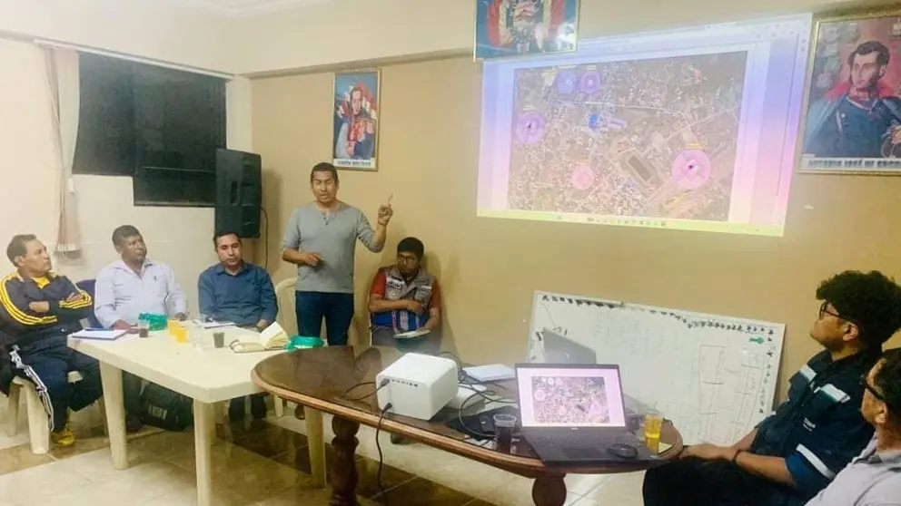 La reuni&oacute;n entre la Empresa Misicuni y autoridades y dirigentes de Tiquipaya. EMPRESA MISICUNI