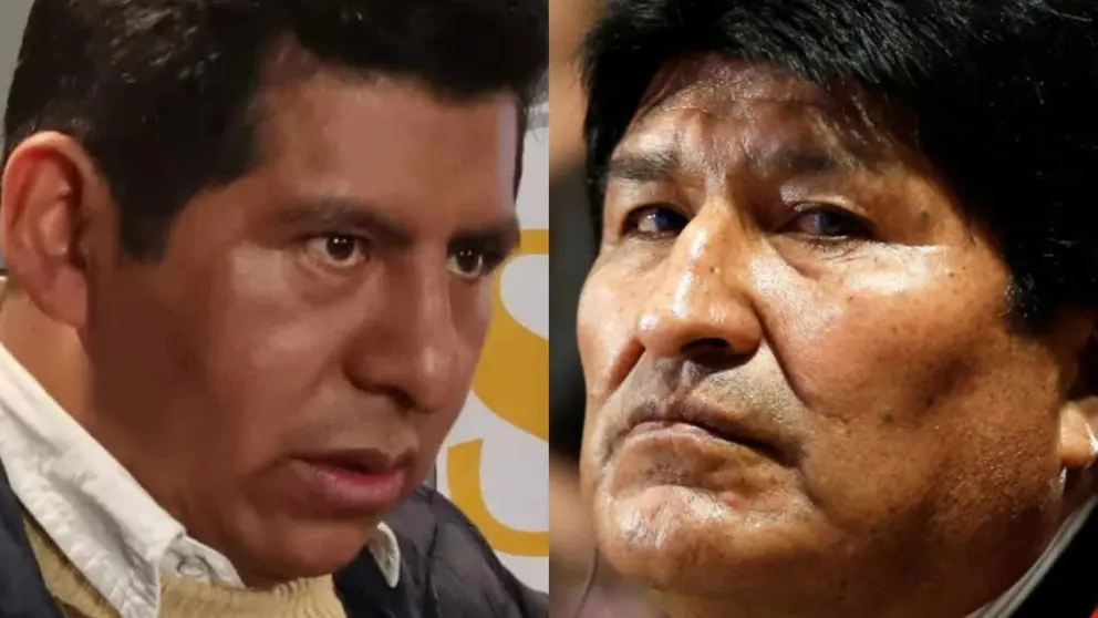 El vocal Tahuichi Tahuichi (i) y Evo Morales.