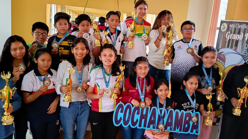 Los ajedrecistas premiados del torneo. FBA