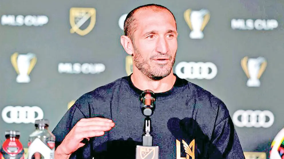 Giorgio Chiellini brinda una conferencia de prensa./ TV AZTECA