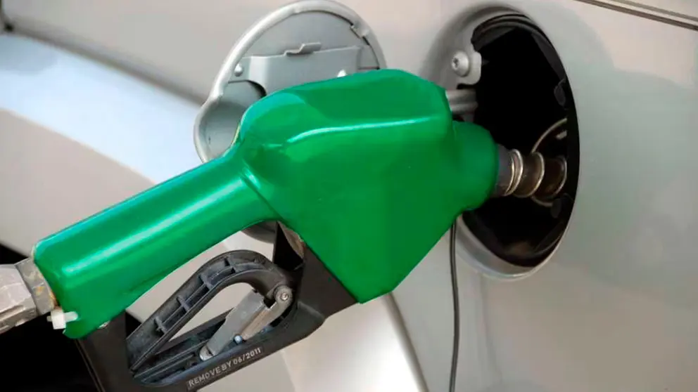 Foto referencial de carga de combustible./ PIXABAY
