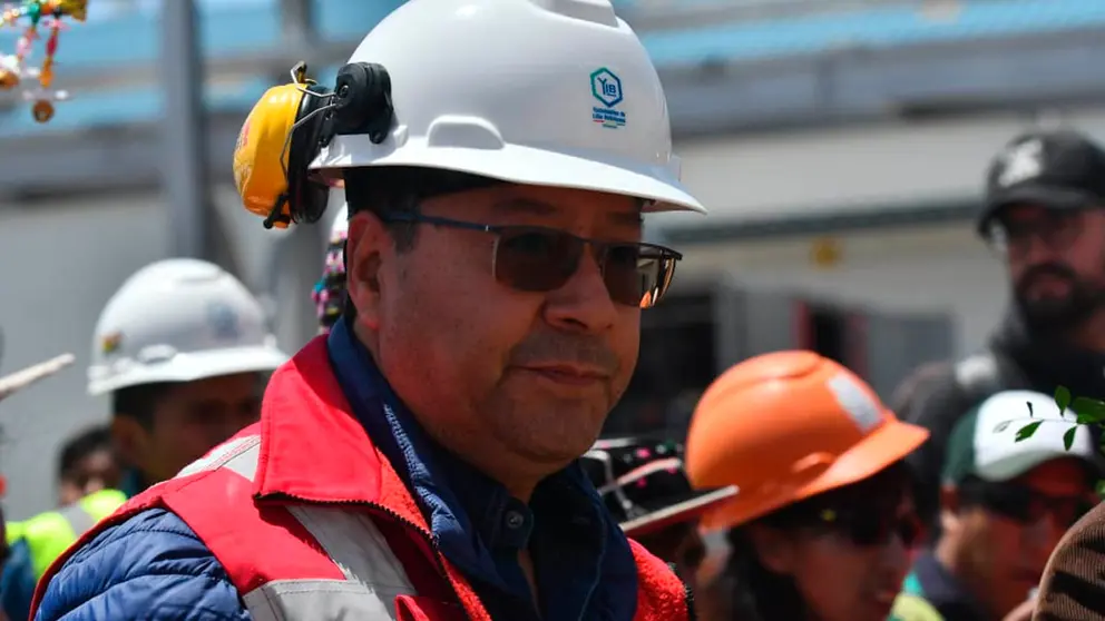 El presidente del Estado, Luis Arce, en la inauguraci&oacute;n de la planta de litio en Colcha. APG