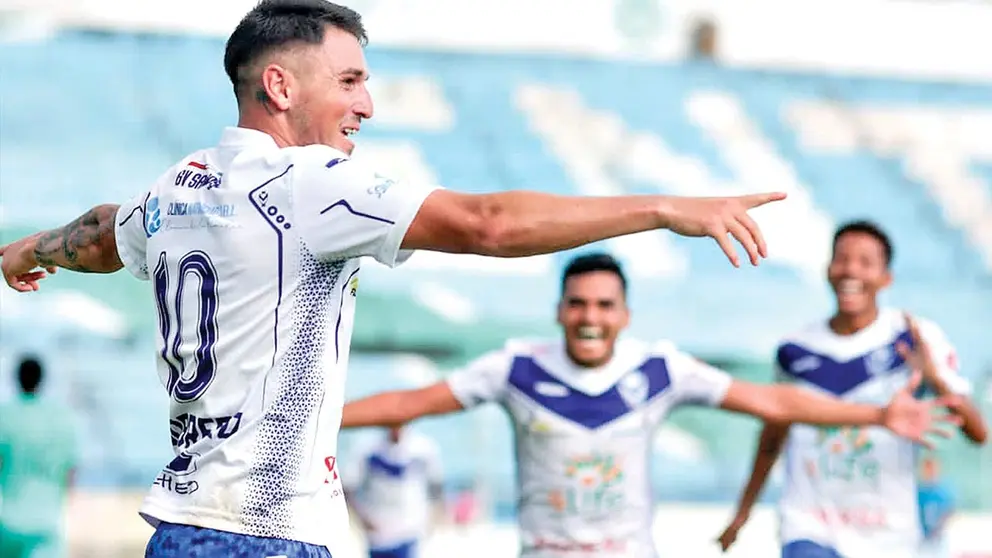 Jugadores de GV San José festejan un gol./ APG
