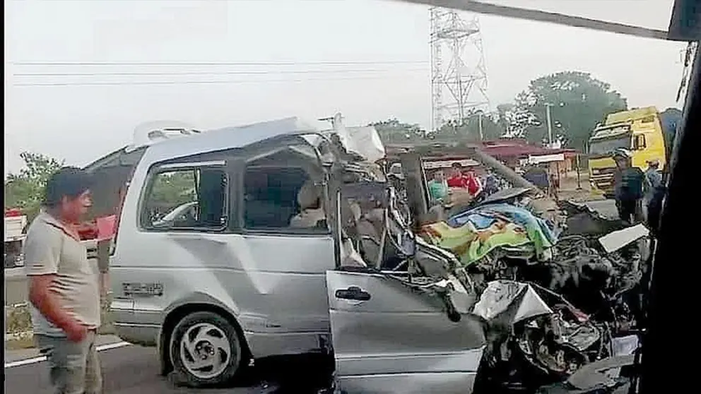 Terrible tragedia en ruta Cochabamba &ndash; Santa Cruz./                          RRSS