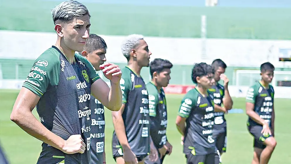 Un entrenamiento de la Verde en Santa Cruz, antes de que viajara a Venezuela./ FBF