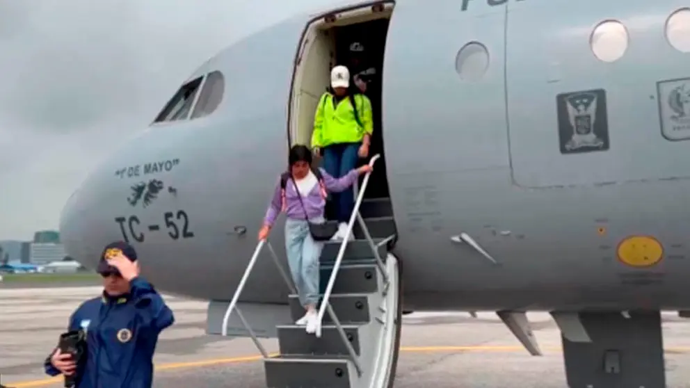 Familiares de Adolfo Mac&iacute;as, alias Fito siendo trasladados a Ecuador. Ministerio de Seguridad de Argentina.