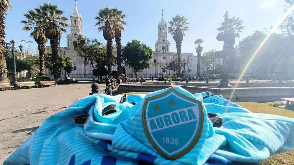 %22Califachos%22 dicen presente en Arequipa. Califachos 14-La banda de Aurora oficial. 