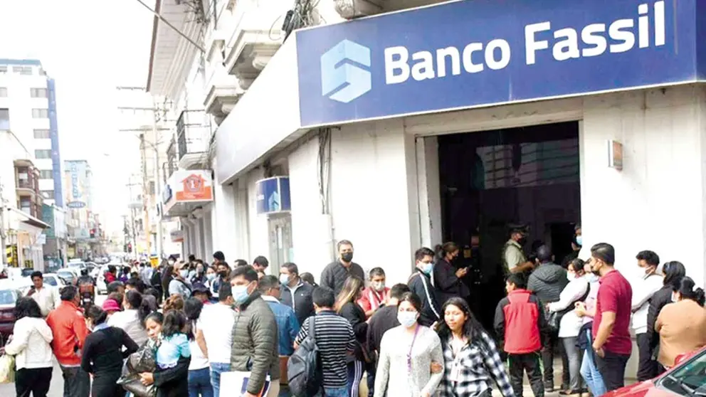 Una de las agencias intervenidas del extinto Banco Fassil, en Cochabamba./ DICO SOLÍS
