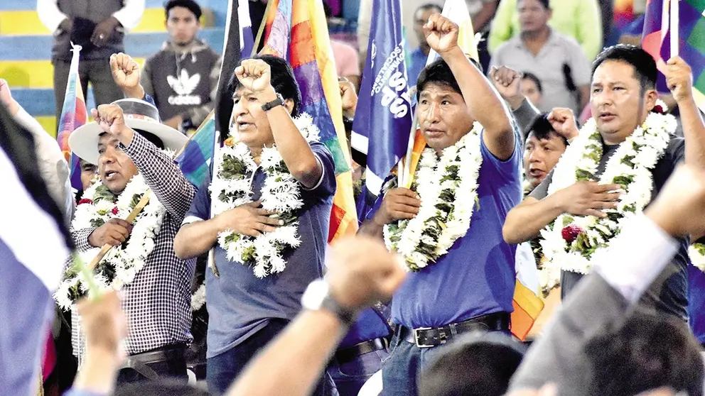 Dirigentes del MAS, con Evo Morales, en el &uacute;ltimo encuentro realizado en Cochabamba./ NO&Eacute; PORTUGAL