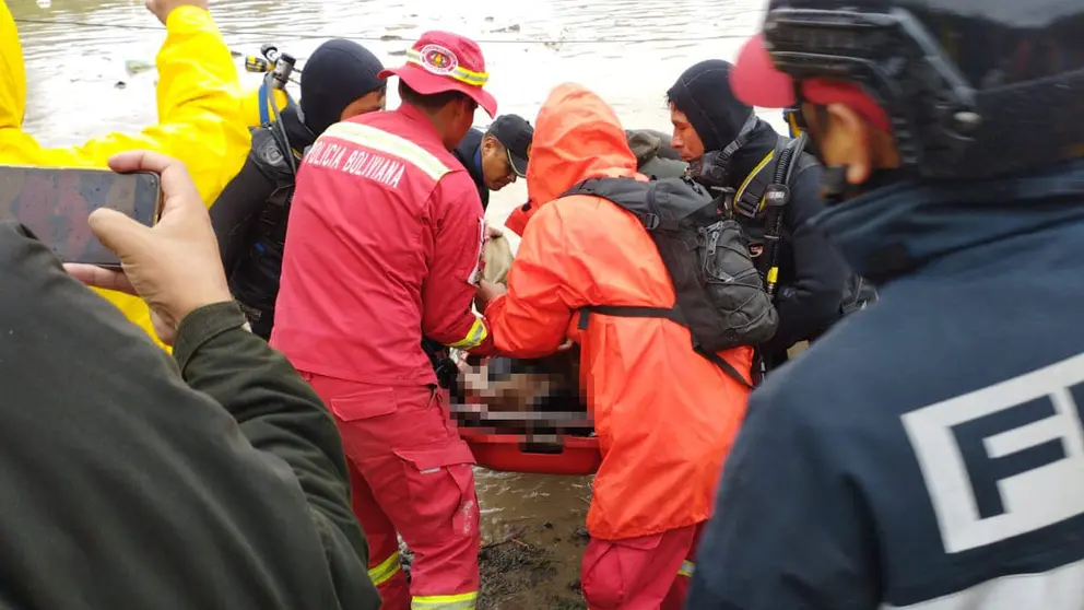 Acab&oacute; la b&uacute;squeda: buzos encuentran el cuerpo del ni&ntilde;o Daniel en Pintumayu. / Min. Def.