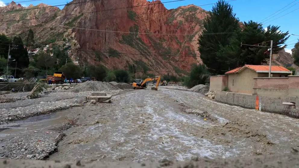 El ingreso a la zona de Aranjuez y Mallasa en La Paz, localidades afectadas por las inundaciones por lluvias. APG